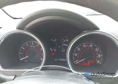 2010 Toyota Highlander Base V6 from USA, damaged, VIN 5TDZK3EHXAS014696